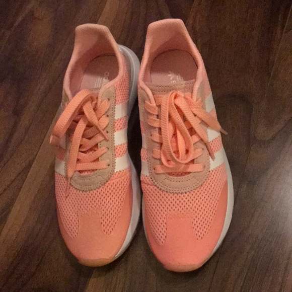 (BRAND NEW) Adidas Women's Flashback Pink Coral Haze Sneaker - Picture 4 of 6